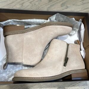 Womens Crown Vintage bootie